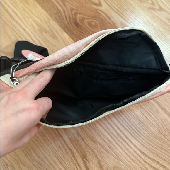 Funny Fanny Pack!! - Picture 4 of 5